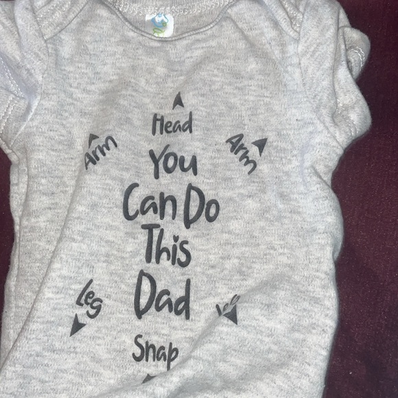 Lot of newborn onesies and footies - Picture 8 of 8